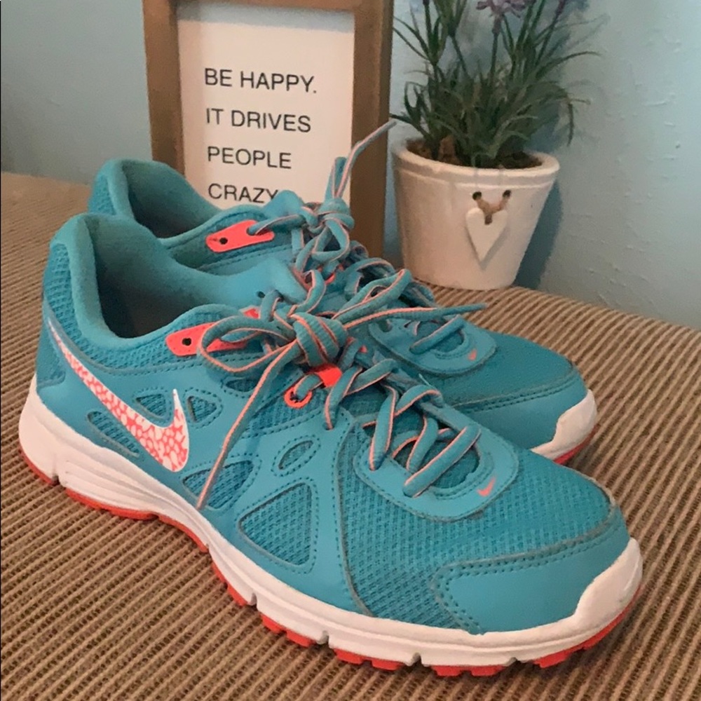 Nike Revolution 2 Running Shoes.